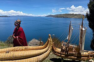 Archivo:Hombre Aymara y Lago Titicaca