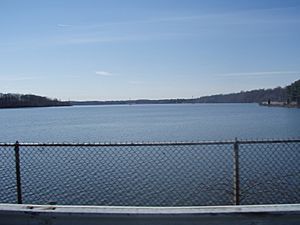 Archivo:Lake Tappan