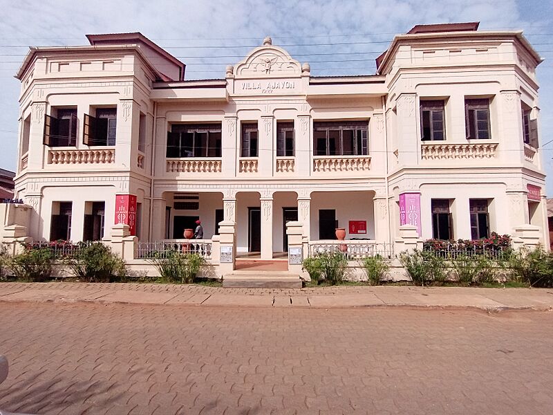 Les lieux touristiques de Ouidah, Villa Ajavon