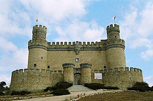 Archivo:Manzanares el Real- fachada del Castillo