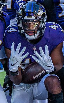Marlon Humphrey Baltimore Ravens 2021 (cropped).jpg