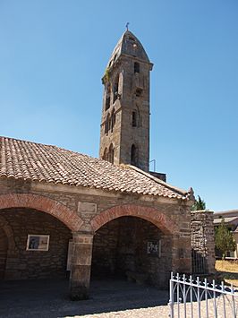 Torre de la iglesia de Mombuey