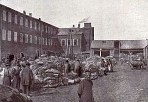 Archivo:Nizhny Novgorod fur trade before 1906