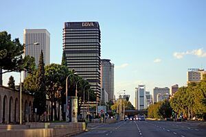 Archivo:Paseo de la Castellana (Madrid) 52