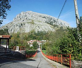Peña Yago La Vega (Miera) 003.JPG