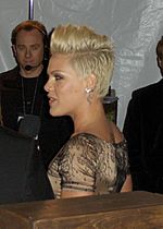 Archivo:Pink at 2007 E! Golden Globe afterparty