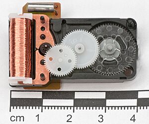 Archivo:Quartz Clockwork (disassembled)