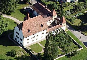 Archivo:Schloss Schwarzenburg, Gesamtansicht