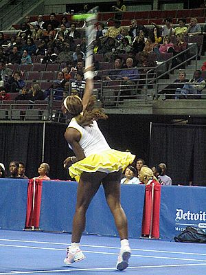 Archivo:Serena serving
