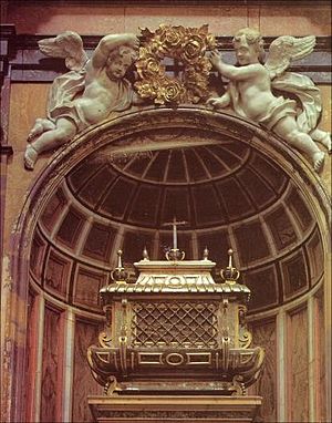 Archivo:UrnaFrutosCatSeg