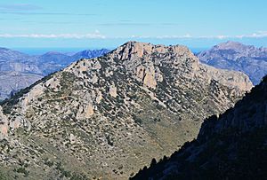 Archivo:Vista del Ponoig des del Puig Campana