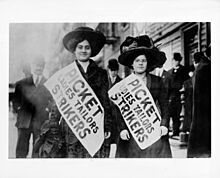 Women Picket during Ladies Tailors Strike, 02-1910 (11192045794).jpg