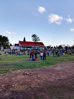 Archivo:1° Fiesta del Cantor Orillero en Huanguelén