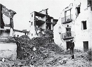 Archivo:1884 Terremoto. Daños en Alhama de Granada