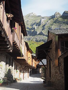 Arquitectura tradicional de El Bierzo.jpg