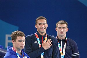 Archivo:Boxing at the 2018 Summer Youth Olympics – Boys' light heavyweight Victory Ceremony 44