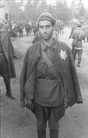 Archivo:Bundesarchiv Bild 101I-267-0111-36, Russland, russische Kriegsgefangene (Juden)
