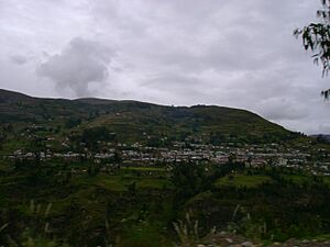 Archivo:Chavinillo desde la carretera