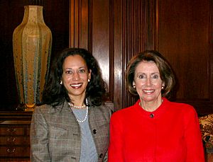 Archivo:Congresswoman Pelosi meets San Francisco's District Attorney, Kamala Harris; March 30, 2004