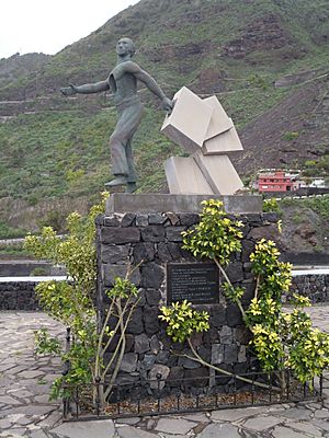 Archivo:Garachico emigrant monument