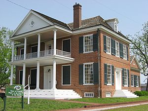 Archivo:Grouseland front and southern side