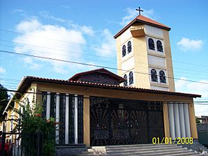 Archivo:Iglesia Santa Ana de Morón