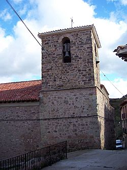 Archivo:Iglesia de Ajamil - La Rioja