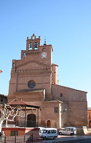 Archivo:Iglesia de San Pedro Apóstol, Villarroya de la Sierra, España4