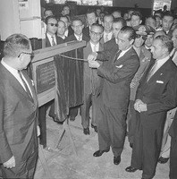 Archivo:Inauguração da Fábrica da General Motors em São José dos Campos (SP) pelo Presidente Juscelino Kubitschek