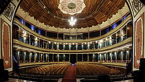 Archivo:Interior of Municipal theater of Quetzaltenango