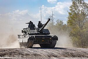 Archivo:Italian Army - 132nd Tank Regiment Ariete main battle tank during an exercise in Italy 01