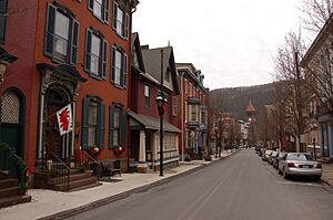 Archivo:Jim Thorpe Broadway Buildings 3008px