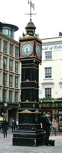 Archivo:Little Ben - Victoria Street - Westminster - London - 010604