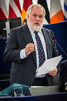Miguel Arias Cañete Parlement européen Strasbourg 26 nov 2014 02.jpg