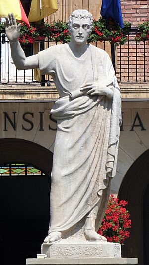 Archivo:Monumento a Quintiliano, Calahorra 2