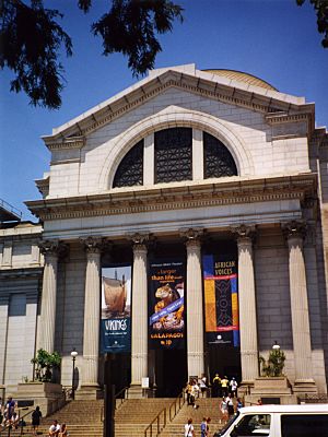 Archivo:National museum of natural history entrance