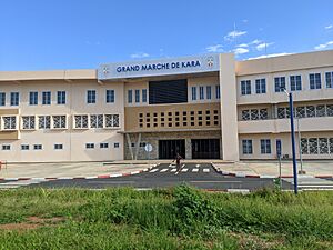 Archivo:Nouveau marché de Kara 5