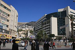 Archivo:Placa dels màrtirs Nablus