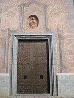 Archivo:Portada de l'ermita del Calvari de Betxí