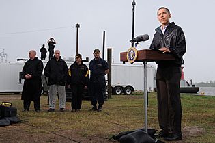 Archivo:President Obama at Lectern in Venice, Louisiana