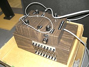 Archivo:Ralph Baer's Brown Box prototype