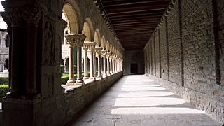 Santa María de Ripoll. Claustro