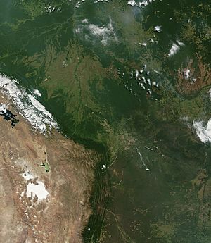 Archivo:Satellite image of Bolivia in June 2002