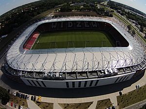 Archivo:Stadion Widzewa, Widok z lotu drona. Łódź Widzew 29-07-2017