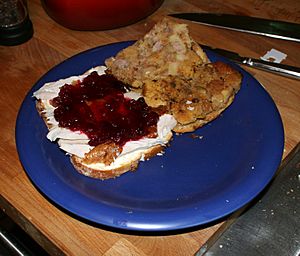 Archivo:Thanksgiving Leftover Sandwich open faced