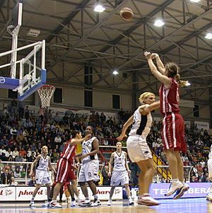 Archivo:Three point shoot
