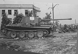Archivo:Warsaw tank 6789345632