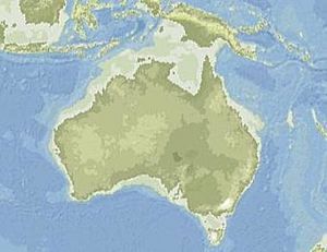 Extensión de las tierras emergidas durante la última glaciación, en la que el nivel del mar estaba unos 150 m. más bajo, así como la localización de glaciares (en blanco) en Tasmania y el sudeste de Australia.