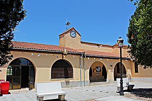 Archivo:Ayuntamiento de Sieteiglesias de Tormes
