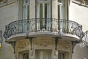 Archivo:Balcon art nouveau d'Auguste Dondelinger, 23 avenue de Messine, Paris 2018